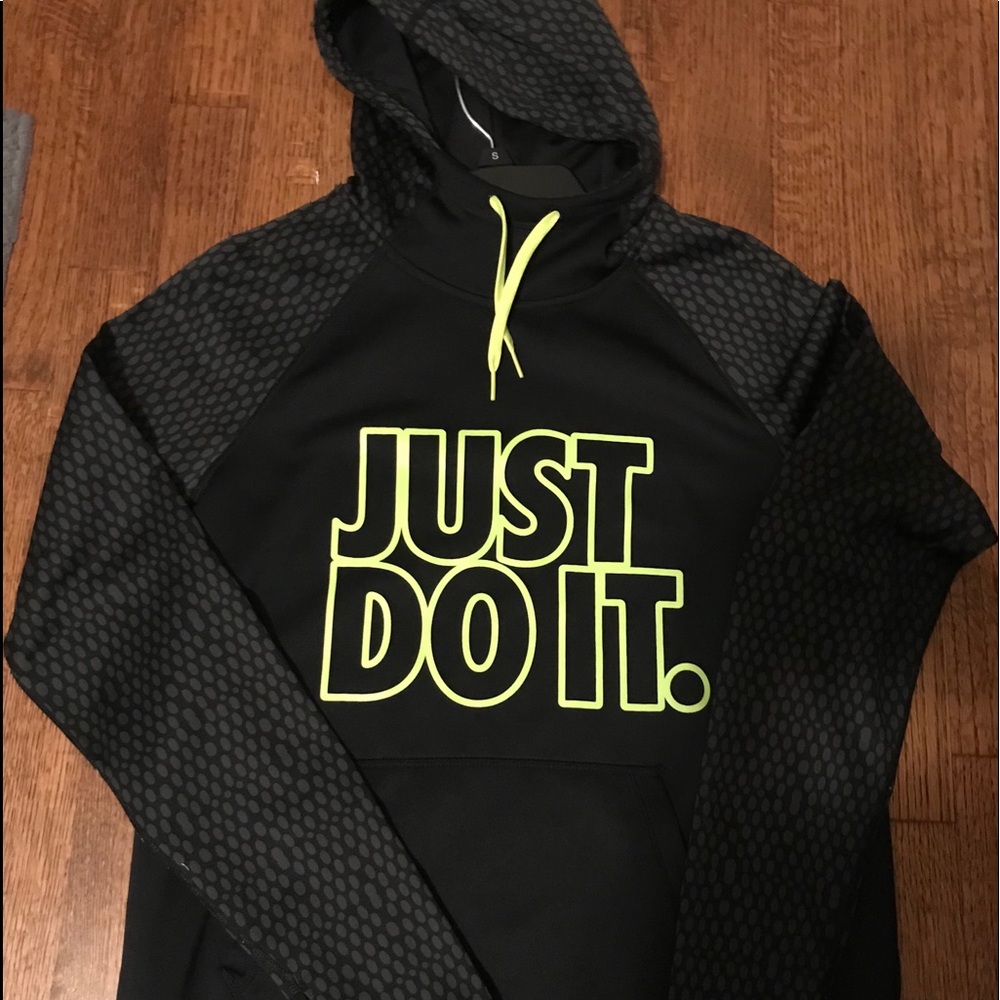 unisex NIKE thermal sweatshirt